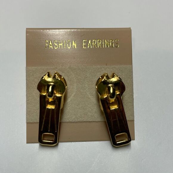 5 for $20. Cute fashion earrings - Picture 1 of 3